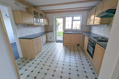 4 bedroom terraced house for sale, COLLINS WAY, Eastwood, Leigh On Sea