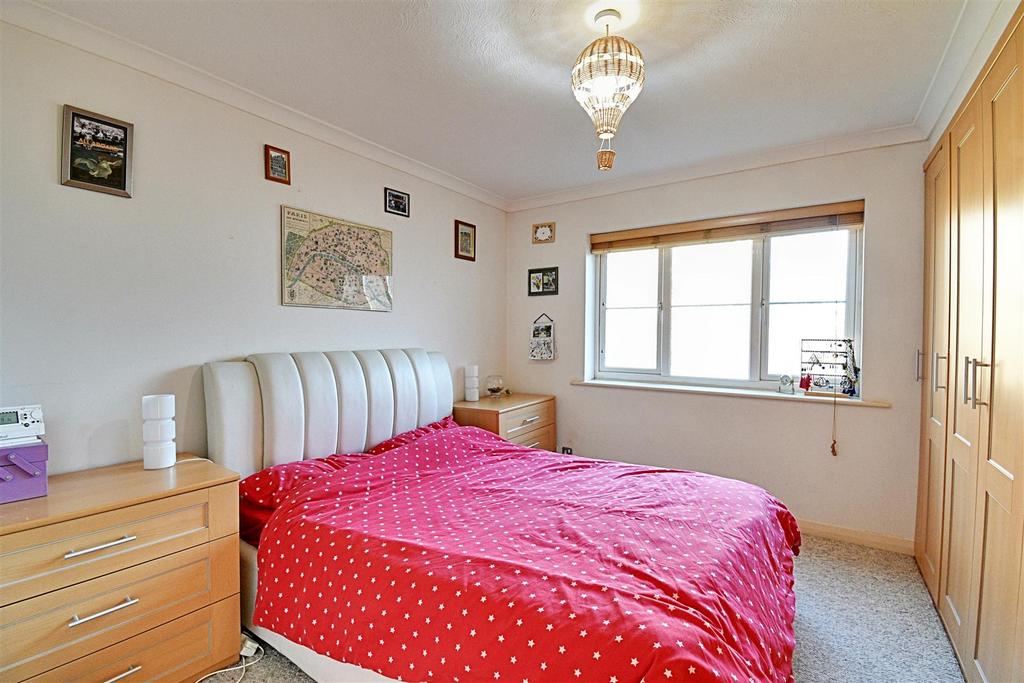 Bedroom 1 1.jpg