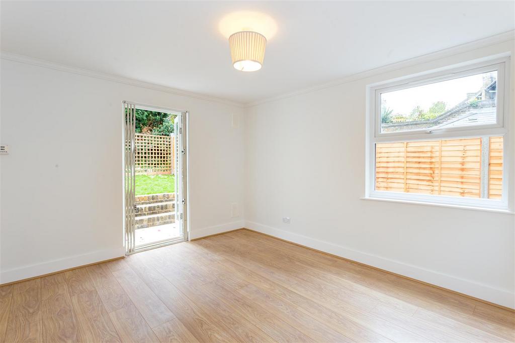 145 Brecknock Rd007.jpg