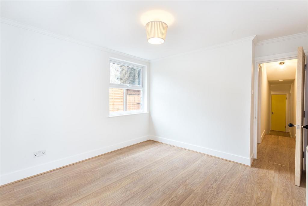 145 Brecknock Rd008.jpg