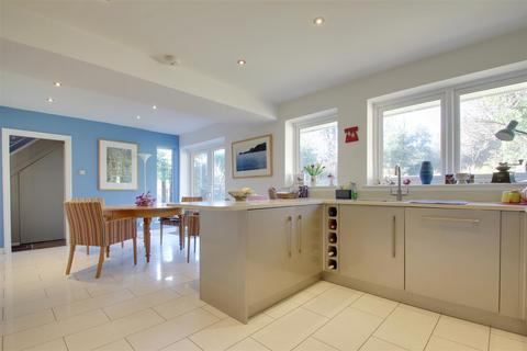 5 bedroom detached house for sale, Aldsworth Avenue, Goring-By-Sea, Worthing