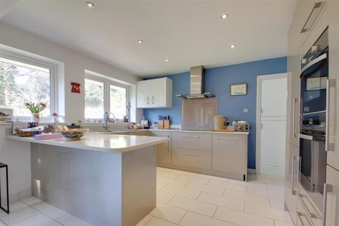 5 bedroom detached house for sale, Aldsworth Avenue, Goring-By-Sea, Worthing