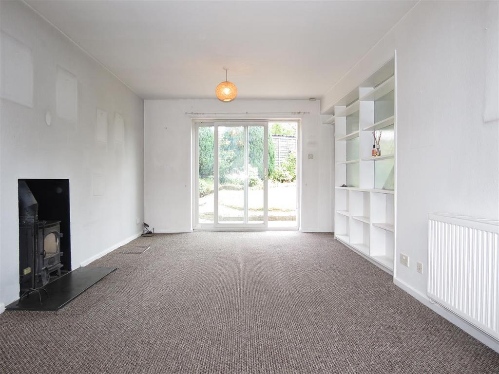 8 Eldon Drive NEW - Lounge 1.JPG