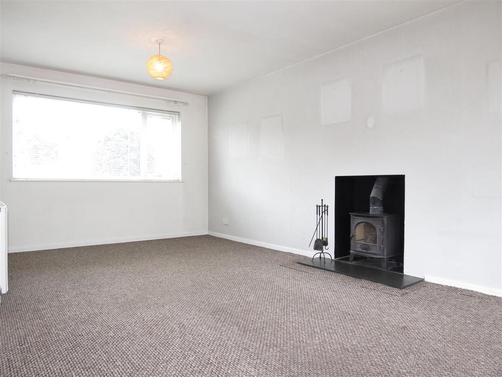 8 Eldon Drive NEW - Lounge 2.JPG