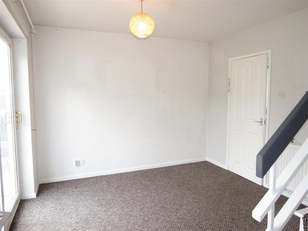 8 Eldon Drive NEW - Dining.JPG