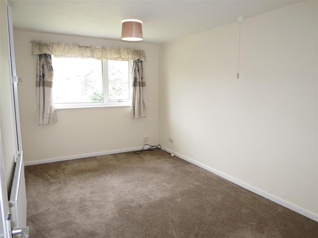 8 Eldon Drive NEW - Bed 2.JPG