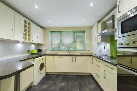 14 Chestnut Close, Bridlington, YO16 6YT