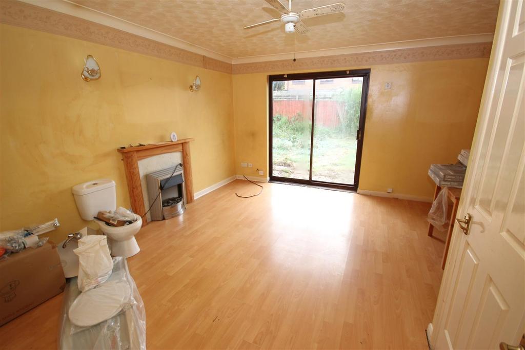 Penydarren Drive, Cardiff 2 bed terraced house for sale £200,000