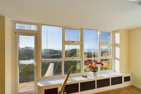2 bedroom flat to rent - Marine Drive, Brighton, BN2 5TN