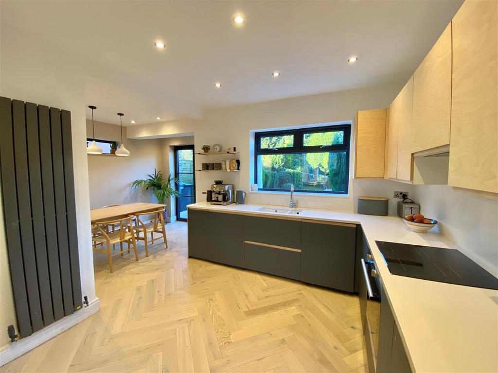 Ivy Road, Macclesfield 3 bed detached house for sale £415,000