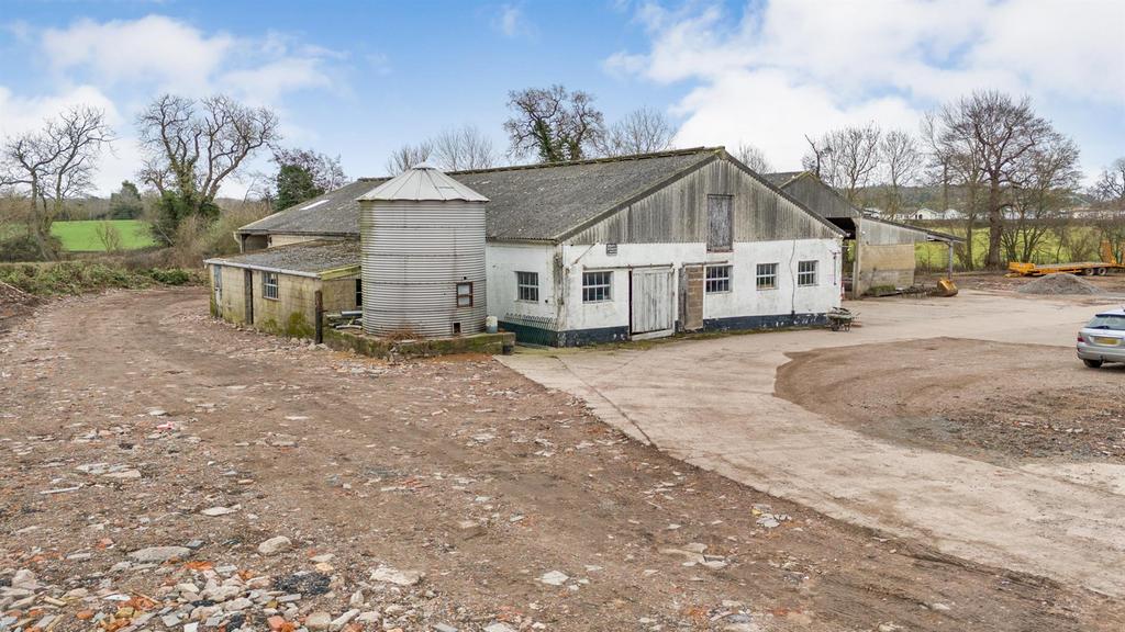 Manor Farm 4.png