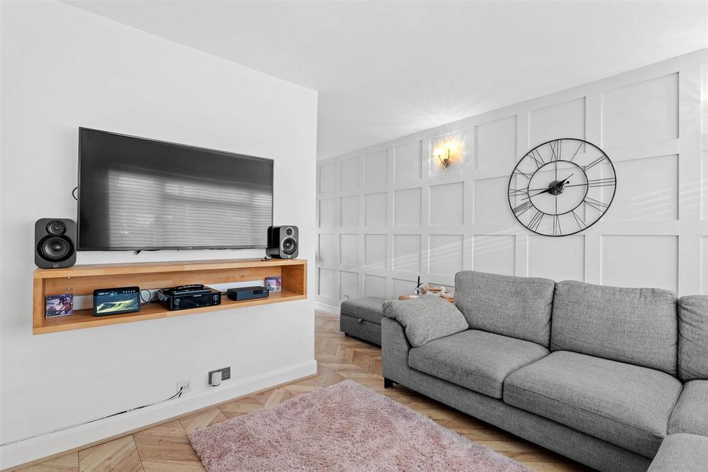 Arundel Road, Wordsley 3 bed semidetached house for sale £275,000