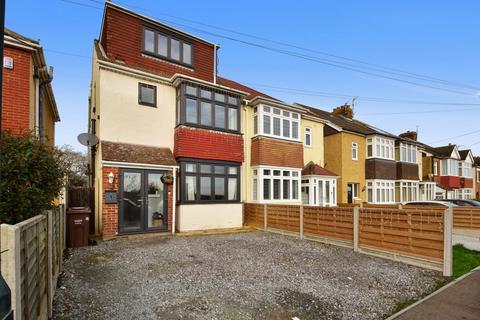4 bedroom semi-detached house for sale, Magpie Hall Road, Chatham, ME4