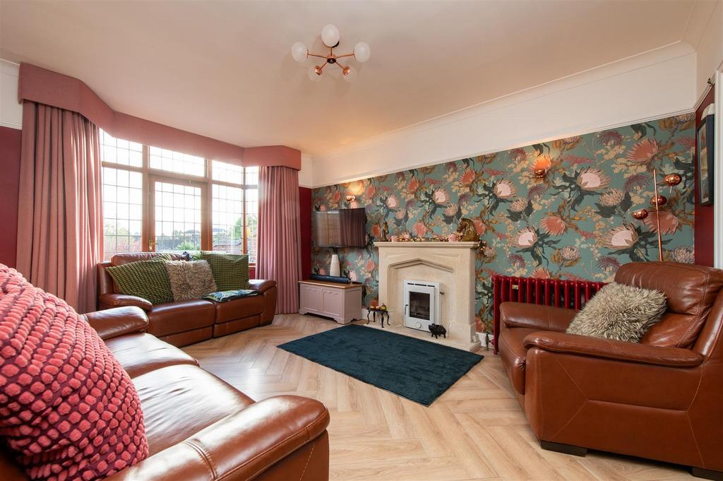 Hyperion Road, Stourton 5 bed detached house £625,000