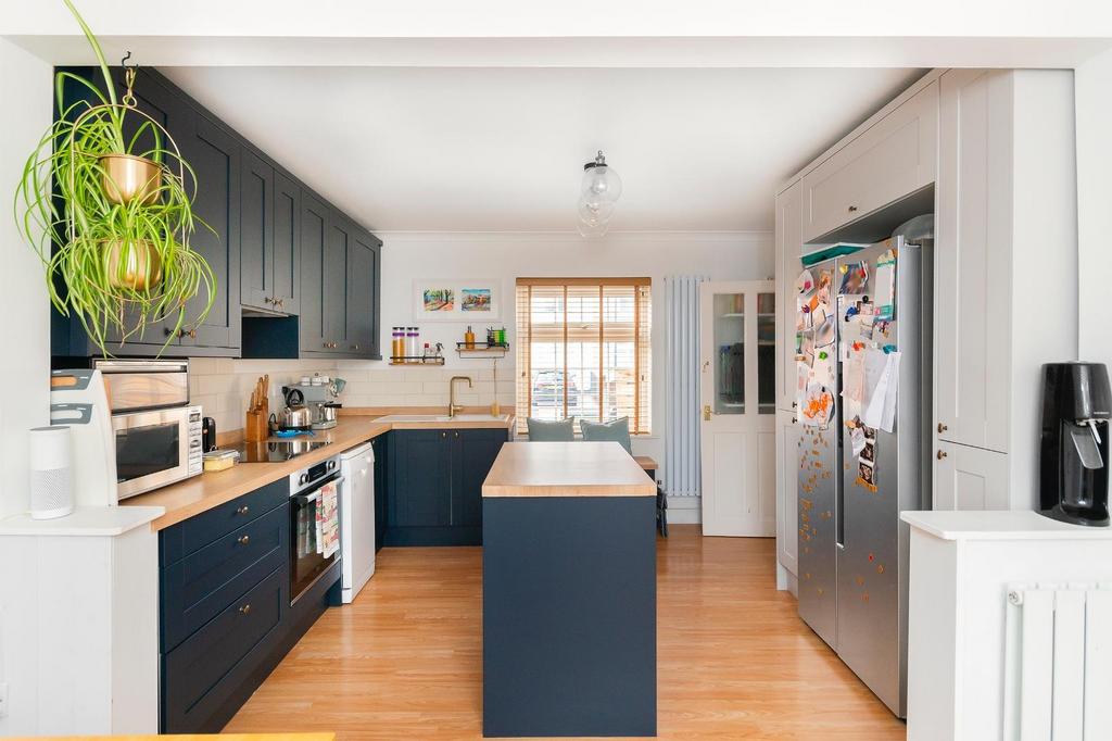 Gores Marsh Road, Ashton 3 bed semidetached house for sale £500,000