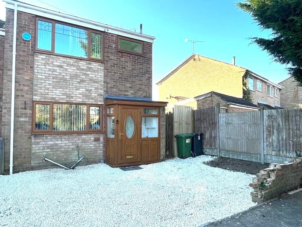 Hilton Avenue, Stockingford, Nuneaton 3 bed end of terrace house for