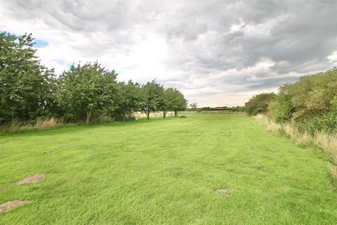 5 bedroom property with land for sale, Navenby Lane, Bassingham, Lincoln