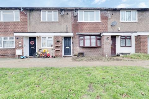 78 Stirling Close, Rainham, RM13 9NJ