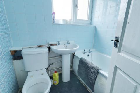78 Stirling Close, Rainham, RM13 9NJ
