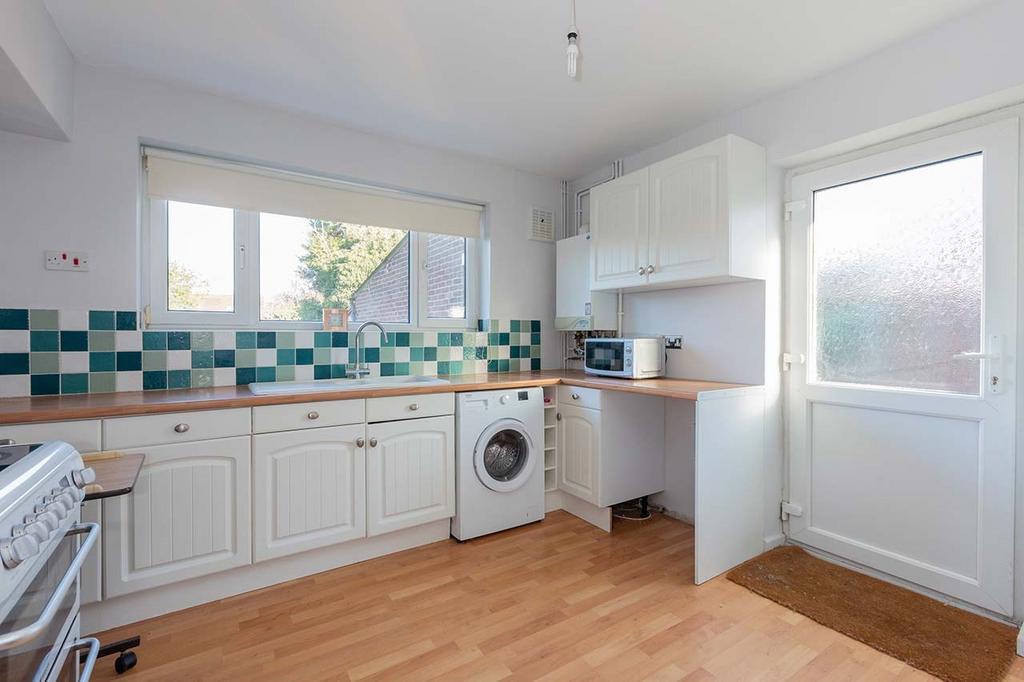 Highway Avenue, Maidenhead SL6 3 bed bungalow for sale £500,000