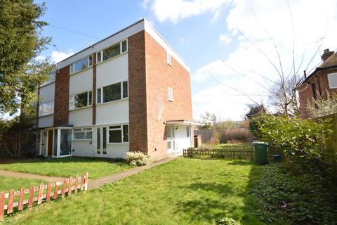 2 bedroom maisonette for sale, Devoke Way, WALTON-ON-THAMES, KT12