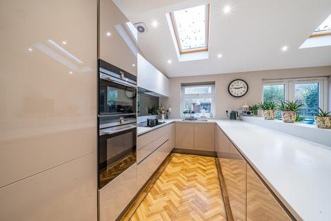 36 Lyndhurst Road, London, E4 9JU