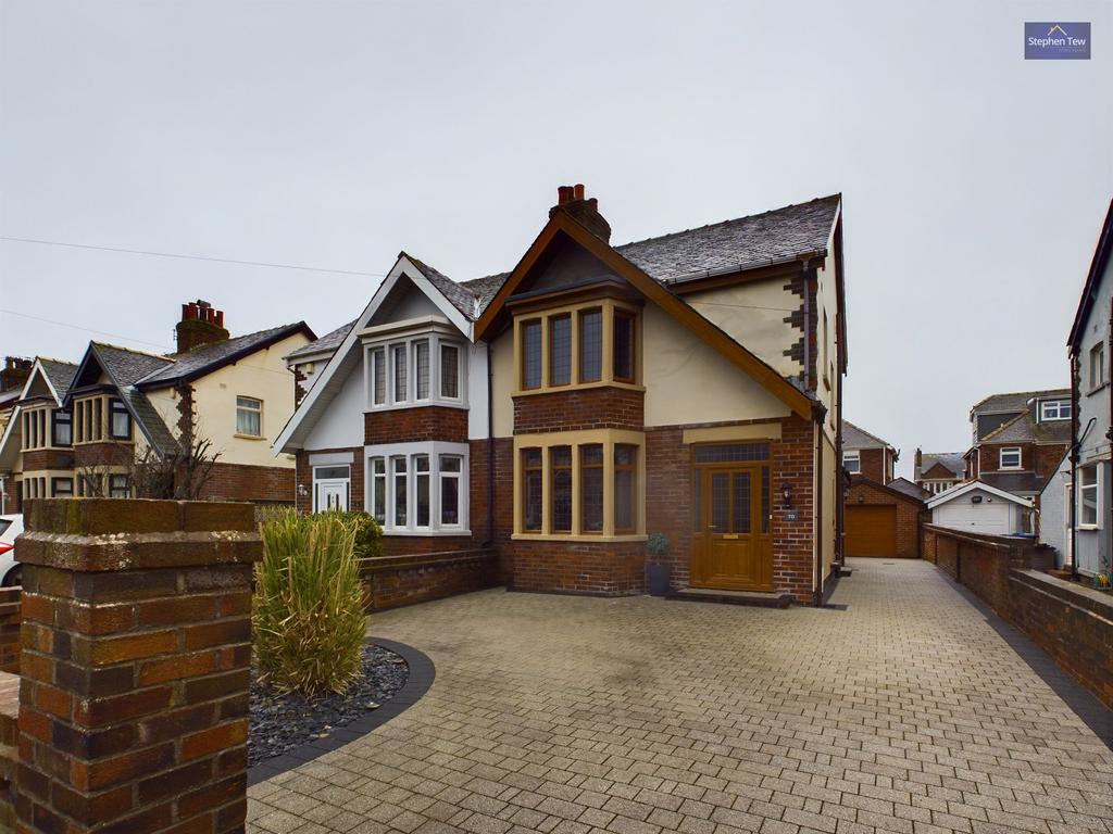 Walpole Avenue, Blackpool, FY4 3 bed semidetached house £230,000