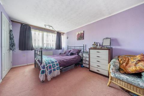 3 bedroom end of terrace house for sale, Basingstoke,  Hampshire,  RG22
