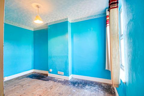 33 Swan Road, Gloucester, GL1 3BJ