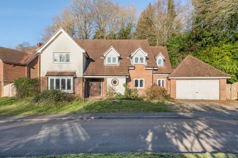 2 Deepdene, Haslemere, GU27 1RE