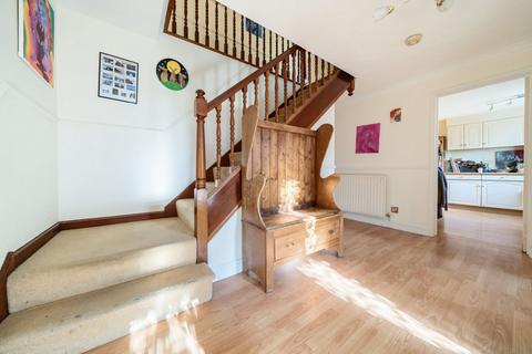 2 Deepdene, Haslemere, GU27 1RE