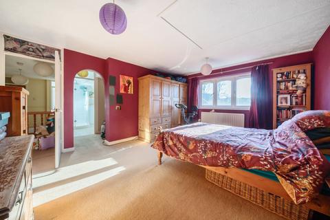 2 Deepdene, Haslemere, GU27 1RE