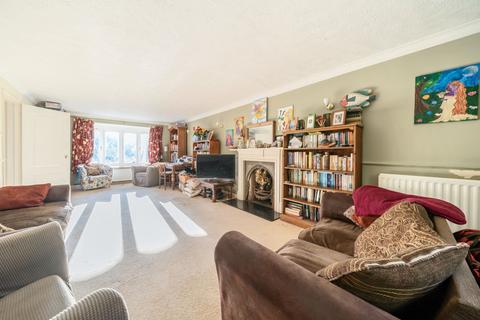 2 Deepdene, Haslemere, GU27 1RE