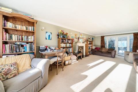 2 Deepdene, Haslemere, GU27 1RE