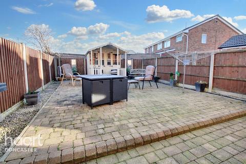 3 bedroom semi-detached house for sale, Meadow Court, Armthorpe, Doncaster
