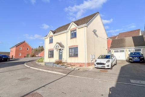 4 bedroom detached house for sale, High Trees, Risca, NP11