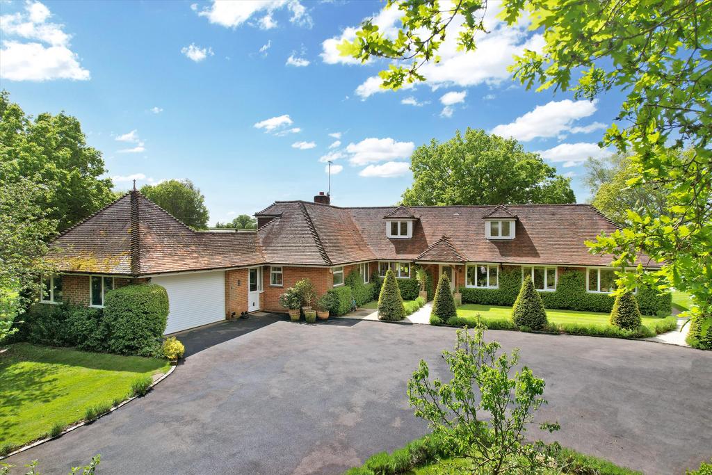 Trowes Lane, Beech Hill, Reading, Berkshire, RG7 6 bed detached house