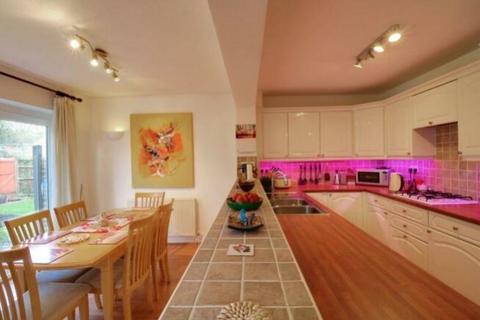 89 Glamis Close, Oakley, Basingstoke, RG23 7NJ
