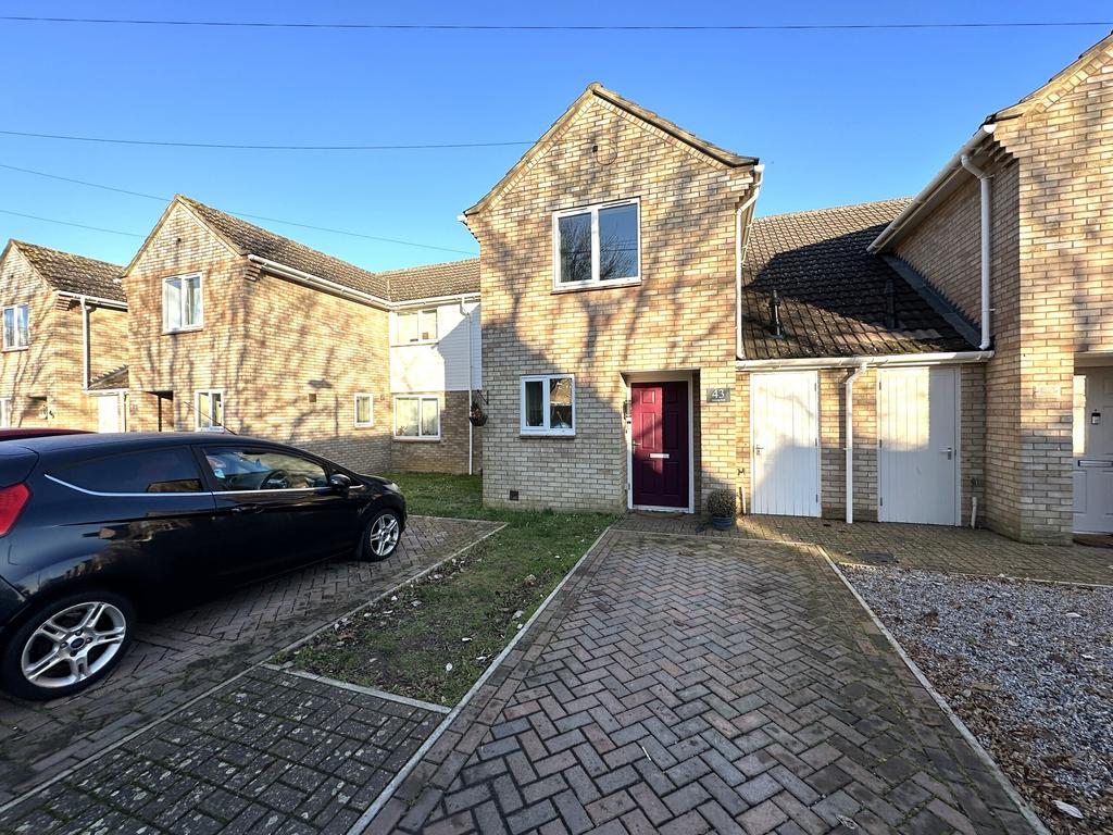 Gunning Road, Ely, Cambridgeshire 3 bed link detached house for sale