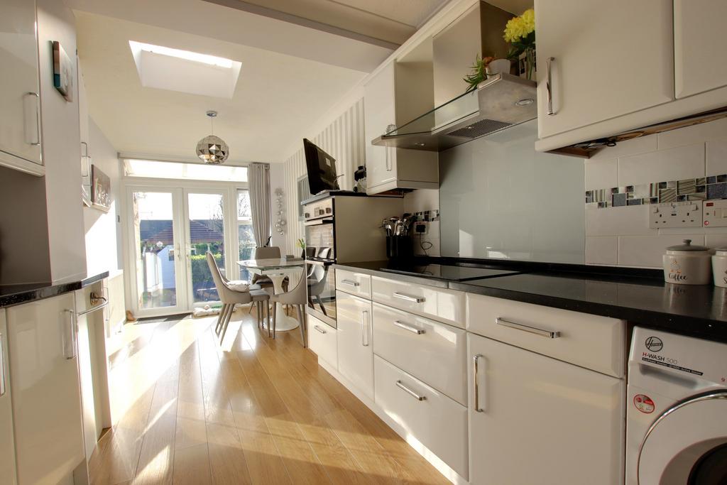 LONGMYND DRIVE, FAREHAM 3 bed semidetached bungalow for sale £375,000