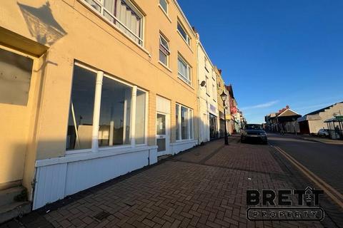 Shop to rent, 15 Charles Street, Milford Haven, Pembrokeshire. SA73 2AA
