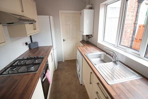 2 bedroom terraced house to rent - 120 Woolmer Road, Nottingham, NG2 2FD
