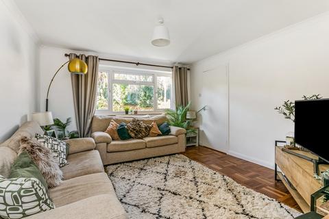 6 Lees Walk, Marlow, SL7 2PA