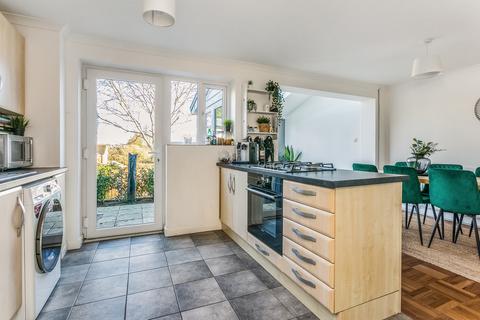 6 Lees Walk, Marlow, SL7 2PA