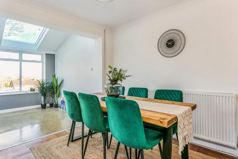 6 Lees Walk, Marlow, SL7 2PA