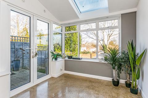 6 Lees Walk, Marlow, SL7 2PA