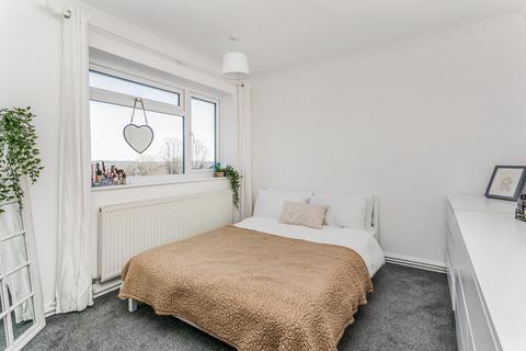 6 Lees Walk, Marlow, SL7 2PA