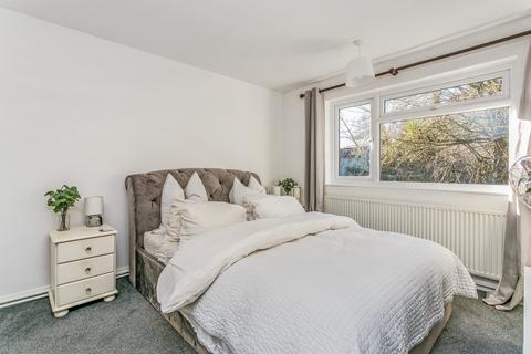 6 Lees Walk, Marlow, SL7 2PA