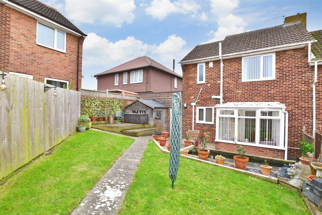 Cherbourg Crescent, Wayfield... 2 bed end of terrace house for sale £
