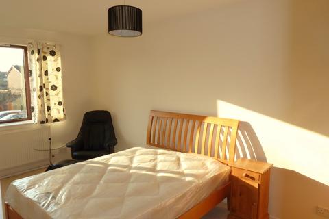 Beauty Room to rent in Ealing, West London - in London, England